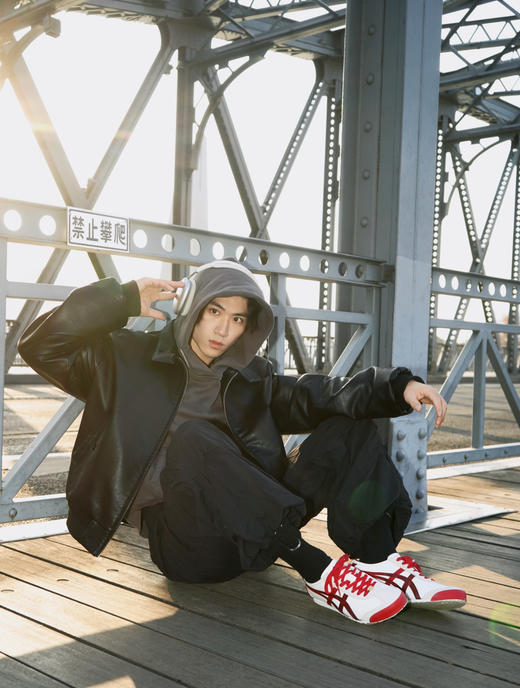 点此购买 亚瑟士鬼冢虎MEXICO 66马年限定男女款休闲鞋 98 340373 商品图4