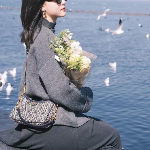 【爆款闪降，仅5单！】Tory Burch/汤丽柏琦 T Monogram提花腋下单肩斜挎包85137 -w 香港直邮 清关约7个工作日 商品图2