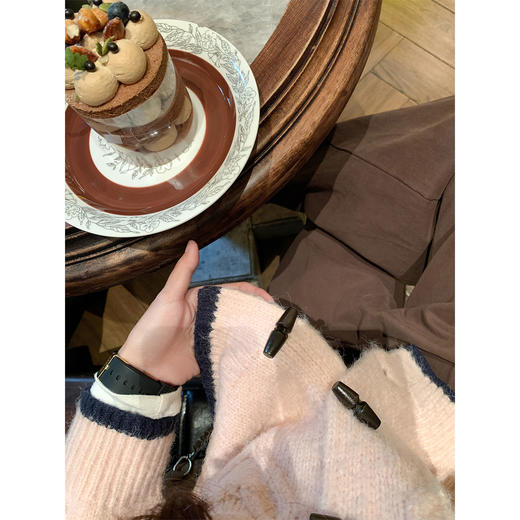 <曾小咸推荐>现货秒杀 ！微信超特价！韩系撞色毛衣开衫 日常199.99 立减110 秒杀89.99！！ 商品图2