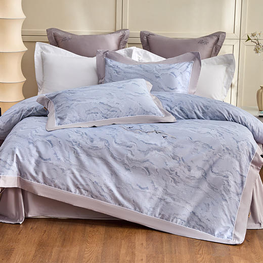 多喜爱 60S全棉缎纹四件套 雾屿/蔓时/疏影花信【三方拼框+花边】【芬纳诺抗菌】【礼盒包装】 透气舒爽 柔软亲肤 光泽细腻 商品图9