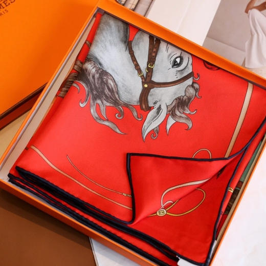 Hermes“纵意驰骋”双面印花真丝方巾。 米色。红色   自己备注颜色 商品图4