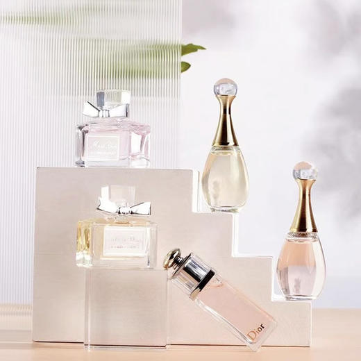 春日限定【抢先购】DIOR迪奥蝴蝶结香水小样五件套（真我淡香水5ml+甜心小姐5ml+粉红魅惑5ml+真我浓香水5ml+粉色花漾5ml）-海淘香港直邮-x_bba 商品图9