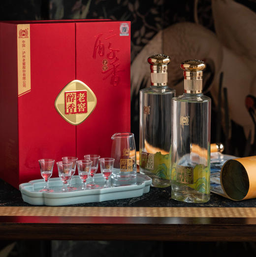 中国四大名酒之一 泸州老窖 重磅礼盒来袭，再赠豪华八件套🎁✅ 总厂直出，一盒一码，保真溯源 商品图0