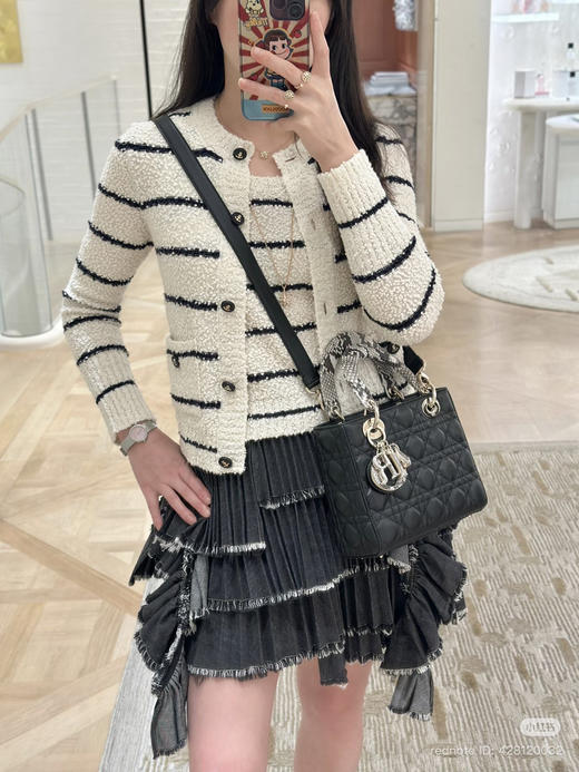 126-1 纯圆正 周也同款 雕 香风条纹两件套 进口纱 条纹背心 条纹开衫 我穿42 商品图1