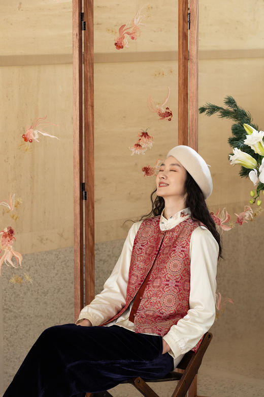 牧衣游原创 48姆米重磅织锦八达晕桑蚕丝马夹开衫红色百搭 寄明月 商品图5