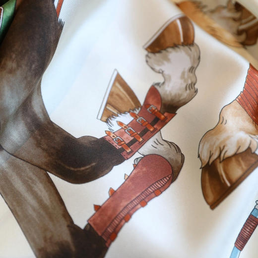 Hermes“纵意驰骋”双面印花真丝方巾。 米色。红色   自己备注颜色 商品图13