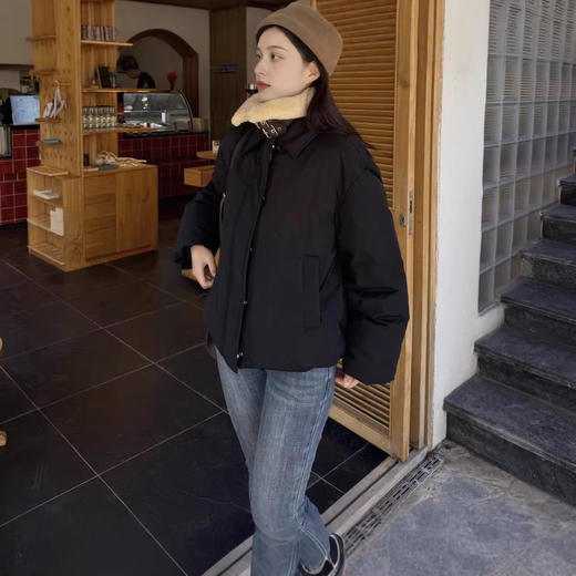 【来点不一样的】冬季年度最爱！可拆卸毛领！柜3200+！2026防泼水翻领短款夹克羽绒服 商品图4