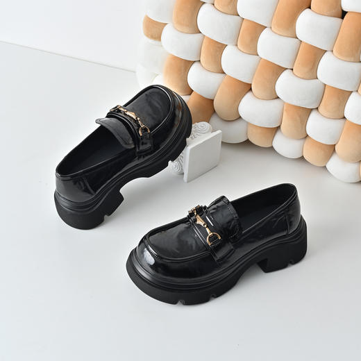 经典鲨2026年春专柜新品百搭黑色一脚蹬中粗跟通勤乐福鞋女KW323-617021 商品图1