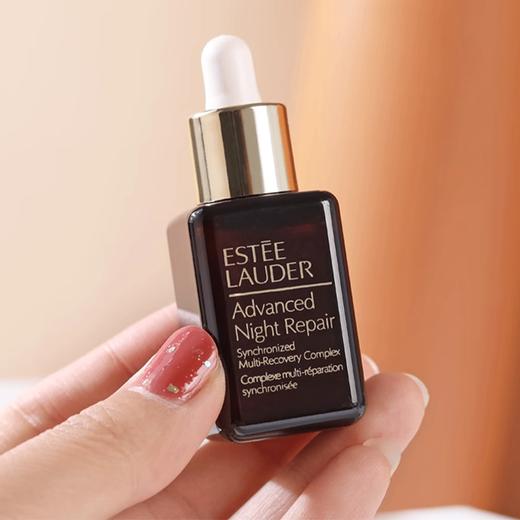 雅诗兰黛小棕瓶精华一拖三套盒 A-5773（精华50ml*1+精华15ml*3）效期28-6 商品图9