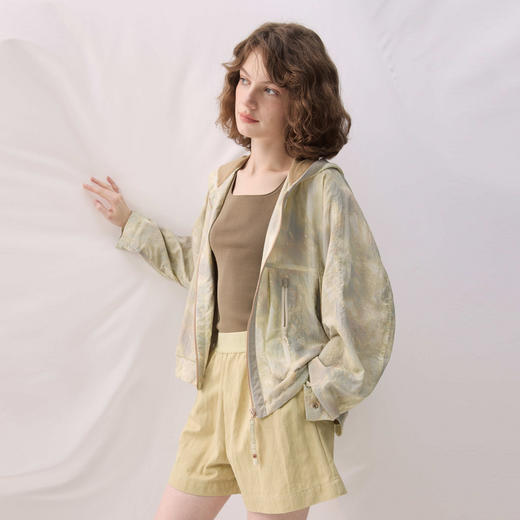 谜底花色外套长袖2026年春季新品光影印花轻户外实穿女261MW0062 商品图1