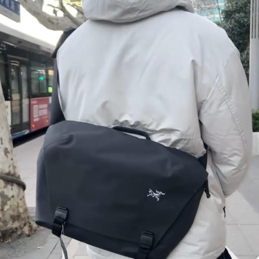 爆款Arc家邮差包 单肩包 商品图1