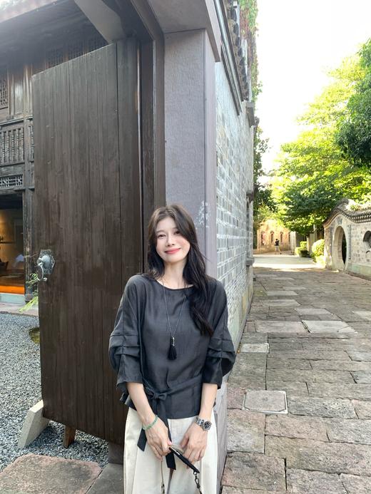 【冰蓝珠光】醋酸亚麻设计款显瘦收腰七分袖宽松百搭休闲上衣 商品图1