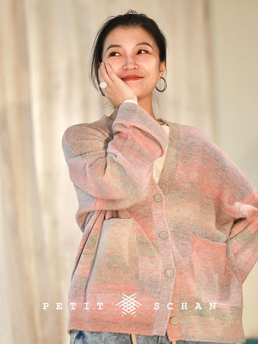 Petit Schan小闪 CLO#1030 Hazy peach blossoms 烟雨桃花 羊毛羊驼毛混纺渐变V领针织开衫 商品图2