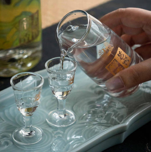 中国四大名酒之一 泸州老窖 重磅礼盒来袭，再赠豪华八件套🎁✅ 总厂直出，一盒一码，保真溯源 商品图2