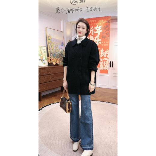 火桐hooton 优雅堆砌 2026春季新款中高腰微喇牛仔裤 商品图3