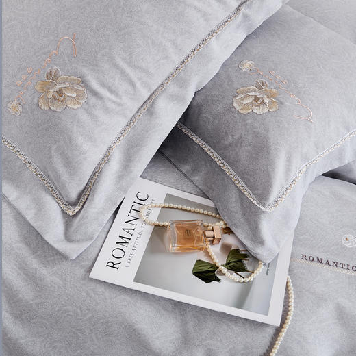 轻奢全棉磨毛刺绣四件套【悠梦嘉居轻奢全棉磨毛刺绣四件套YJ1569 全棉磨毛面料，刺绣工艺，轻奢风大版纯色，时尚高档，适合1.5/1.8床使用，典雅灰】 商品图5