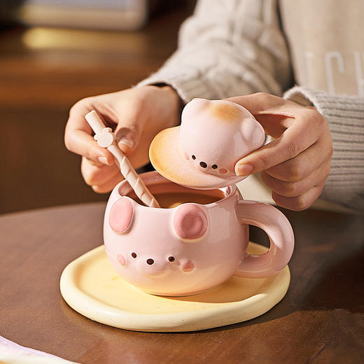 摩登主妇小熊带盖马克杯陶瓷水杯高颜值家用喝水杯吸管杯咖啡杯子 商品图2