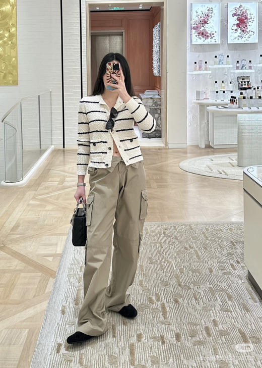 126-1 纯圆正 周也同款 雕 香风条纹两件套 进口纱 条纹背心 条纹开衫 我穿42 商品图4