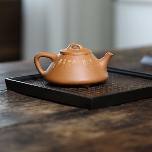 【青山特惠】 宜兴原矿精品全手工段泥 子冶紫砂壶 • 250cc 王文浩 （高工） 商品图2