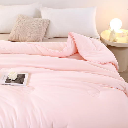 蚕蛹大豆秋冬被【悠梦嘉居蚕蛹大豆秋冬被 含蚕蛹蛋白精华 磨毛压花面料优质中空纤维 蓬松不易打结 双人200*230 2000克YB-1301，粉装】 商品图1