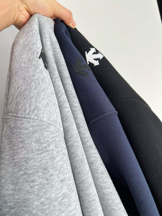 正品原单尾货迪桑特经典的情侣加绒卫衣‼️
给外贸发完货剩下的一批尾货‼️年货节送福利🧧可配情侣款～高克重纯棉材质
三个色，尺码M-3XL 商品图4