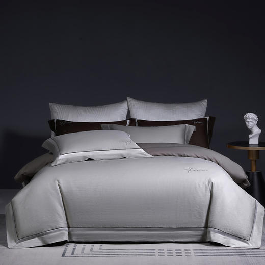 多喜爱 经典系列厚织提花新绒棉 宫玺典藏系列A面60S厚织提花B面50S天丝棉【刺绣】【拼接工艺】【礼盒包装】 商品图3