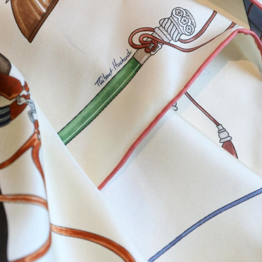 Hermes“纵意驰骋”双面印花真丝方巾。 米色。红色   自己备注颜色 商品图14