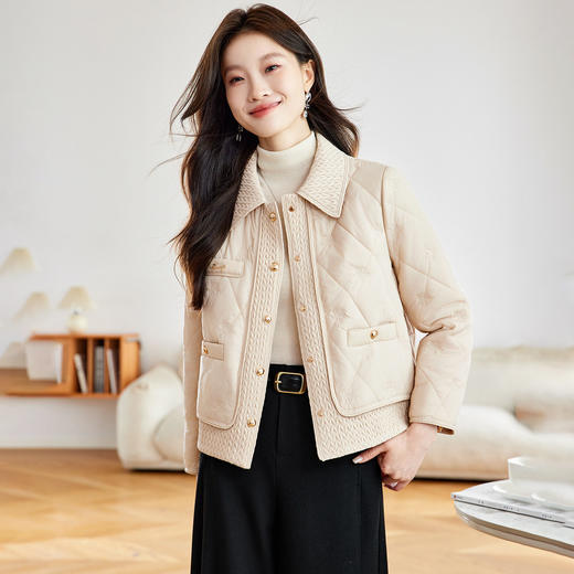 「自」全新升级【铂金会员312/天猫419/差价107】(03133)洛诗琳气质翻领绣花小香风外套2025冬季新款显瘦夹棉保暖短外套 商品图3