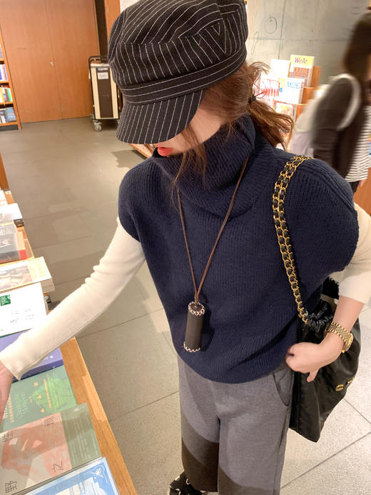 <曾小咸推荐>3.21现货秒杀 ！微信超特价！毛毛马甲 日常239.99 立减140 秒杀99.99！！7分直筒裤 秒杀89.99！！拼布毛衣  秒杀129.99！无袖毛衣 秒杀59.99！！ 商品图9