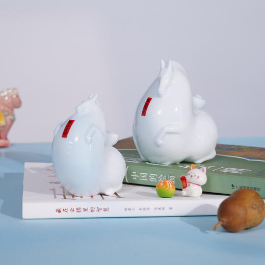 福马驮元宝青白瓷摆件 |身驮元宝，福相满满，温润如玉，淡雅明澈 商品图1