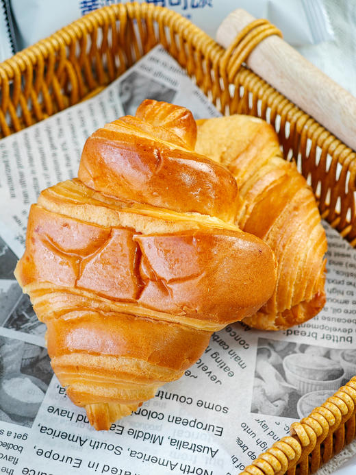 叮咚熊黄油香可颂 新品赶紧冲！💰28.8到手12个！纯牛奶和面·黄油香可颂 ×芝士鸡肉松，✨多层折叠起酥，外酥里软 商品图1