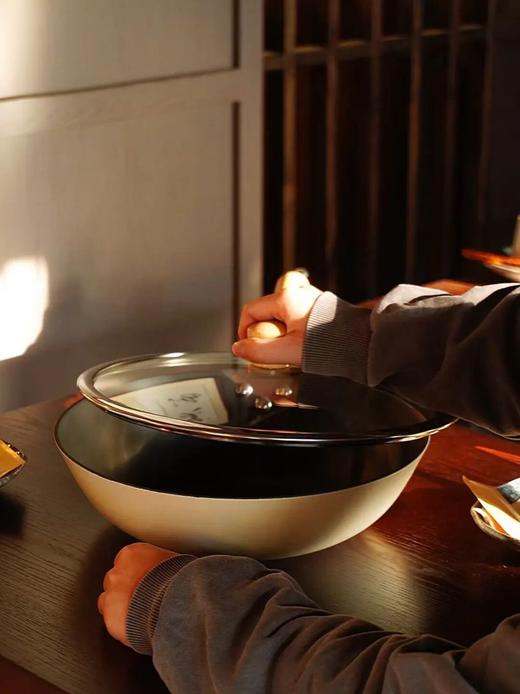 KOSTCOR蔻思扣·钛珐琅铸铁炒锅 ｜ 爆炒不粘锅，有锅气，炒啥都香！易清洗 商品图3