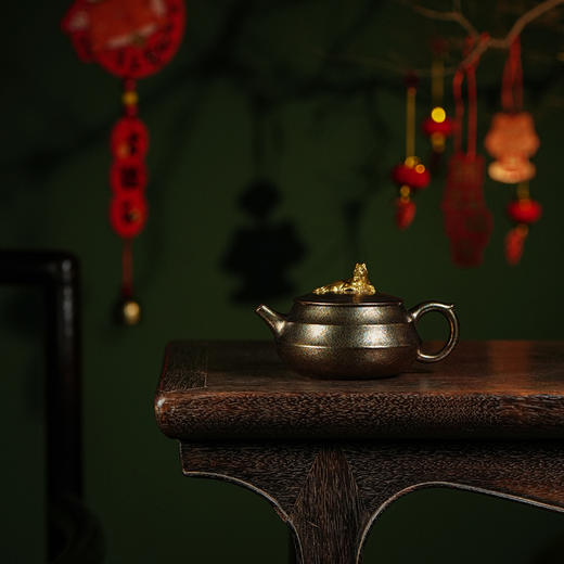 龙德堂陶艺 汤宣武 丙午贺岁作品《指日高升》贝壳烧 原矿大红袍 200cc 库存请咨询客服 商品图1