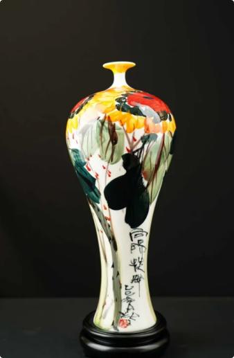 釉中五彩向阳花开赏瓶 商品图0