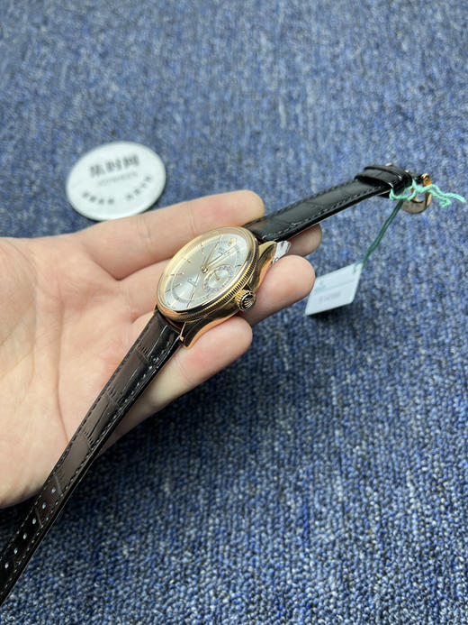 劳力士切利尼日历系列 玫金款 男士腕表
机芯：搭载定制Cal.3165 商品图4