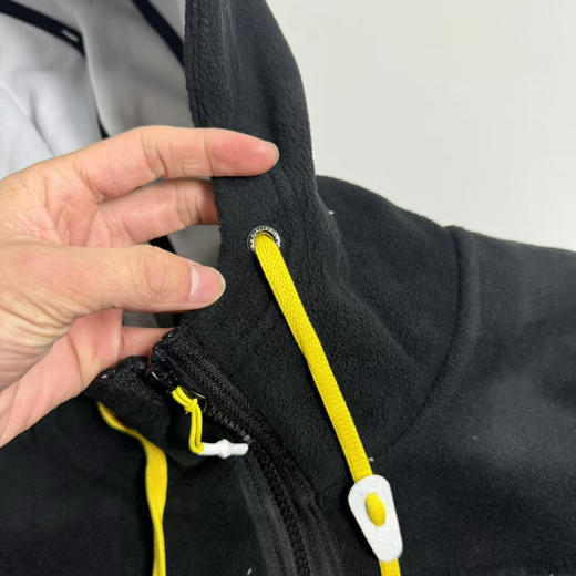 原单正品瑞典🇸🇪皇室御用，北极狐连帽外套，内里加绒。极致暖和的户外帽衫，科技面料，防风属性

黑色S-xxl 橄榄色L XL XXL 商品图4