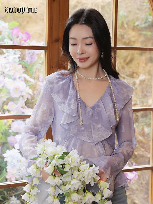 【门店同款】ENJOY春季“柔光芳序”蝶梦紫藤荷叶边上衣 169247797 商品图3
