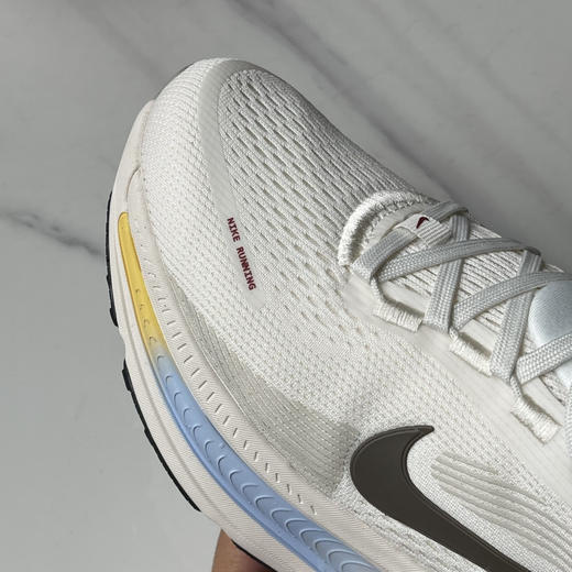 点此购买 耐克Vomero 18男女情侣款复古慢跑鞋 98 340416 商品图12