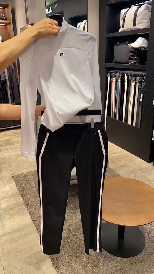 JL春季女士撞色九分裤来了！好穿至极的直筒运动休闲裤，弹力面料挺括有型，裤型做了很经典的侧缝线条撞色，裤长在九分位置，一个超级适合亚洲女性的裤长，拉长脚踝部线条，也视觉拉长腿部比例！ 商品图2