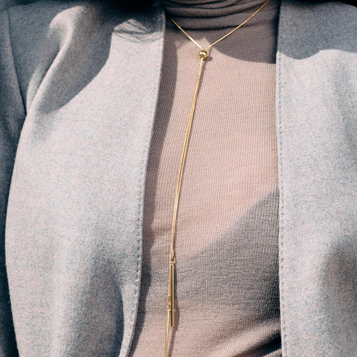 【新年礼物】alodia.co 品牌直发 循序极简金色圆管抽拉毛衣链多戴项链 高级感长期主义百搭 商品图5