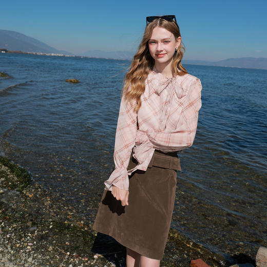 三彩2026春季新款喇叭袖飘带立领格纹小衫复古衬衣气质上衣宽松M 商品图1