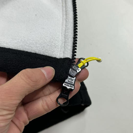 原单正品瑞典🇸🇪皇室御用，北极狐连帽外套，内里加绒。极致暖和的户外帽衫，科技面料，防风属性

黑色S-xxl 橄榄色L XL XXL 商品图6