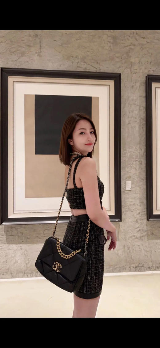 CHANEL 小号 黑金 山羊皮 19bag 斜挎包 商品图3