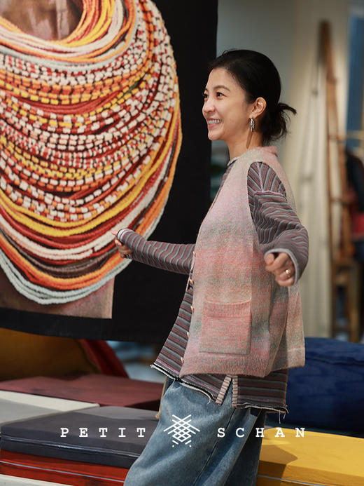 Petit Schan小闪 CLO#1032 Hazy peach blossoms 烟雨桃花 羊毛羊驼毛混纺渐变V领针织马甲 商品图4