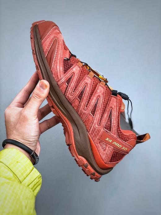 点此购买 萨洛蒙Salomon XA PRO 3D马年限定红棕配色男女款徒步减震跑步鞋 98 340412 商品图2