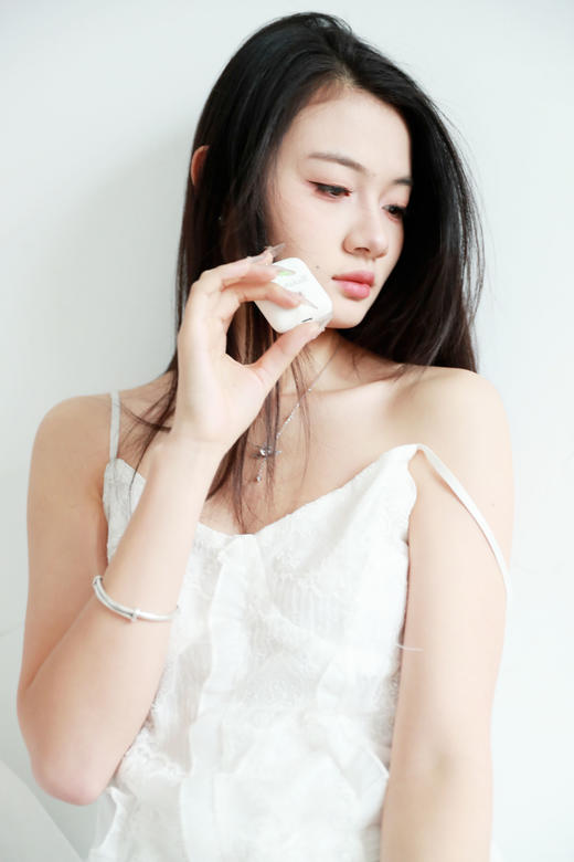 颜值与高性能同在，入耳式耳机。三代目降噪无线蓝牙耳机E012788 商品图12