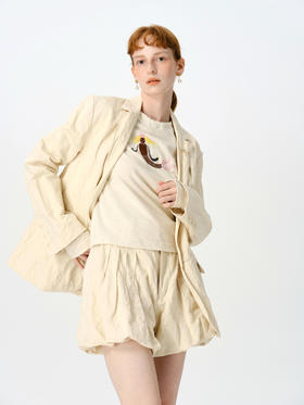 Renlisu 26SS 浅杏色金属丝肌理棉花苞短裤