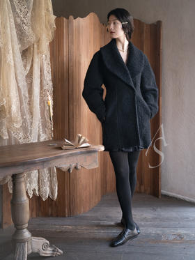 Ashlyn 黑色Aislinn羊毛雕塑长外套