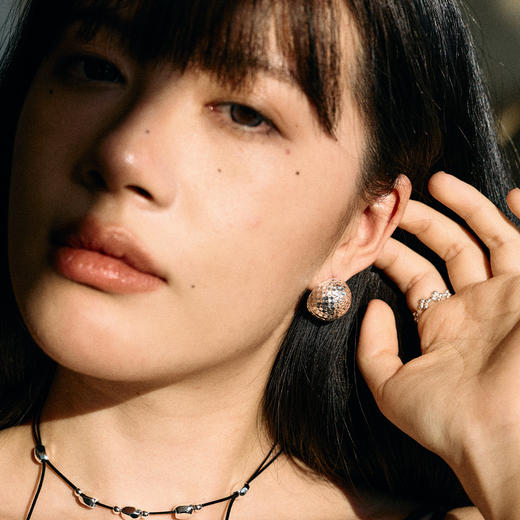 【新年礼物】alodia.co 品牌直发 星尘鎏金鎏银锤纹圆球耳钉 长期主义百搭显贵高级感 商品图4