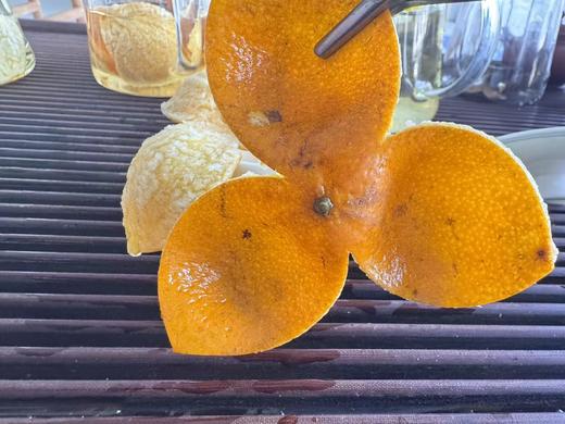 2025 东甲老树圈枝  冬后大红皮 果小皮薄特甜 500克起 商品图6